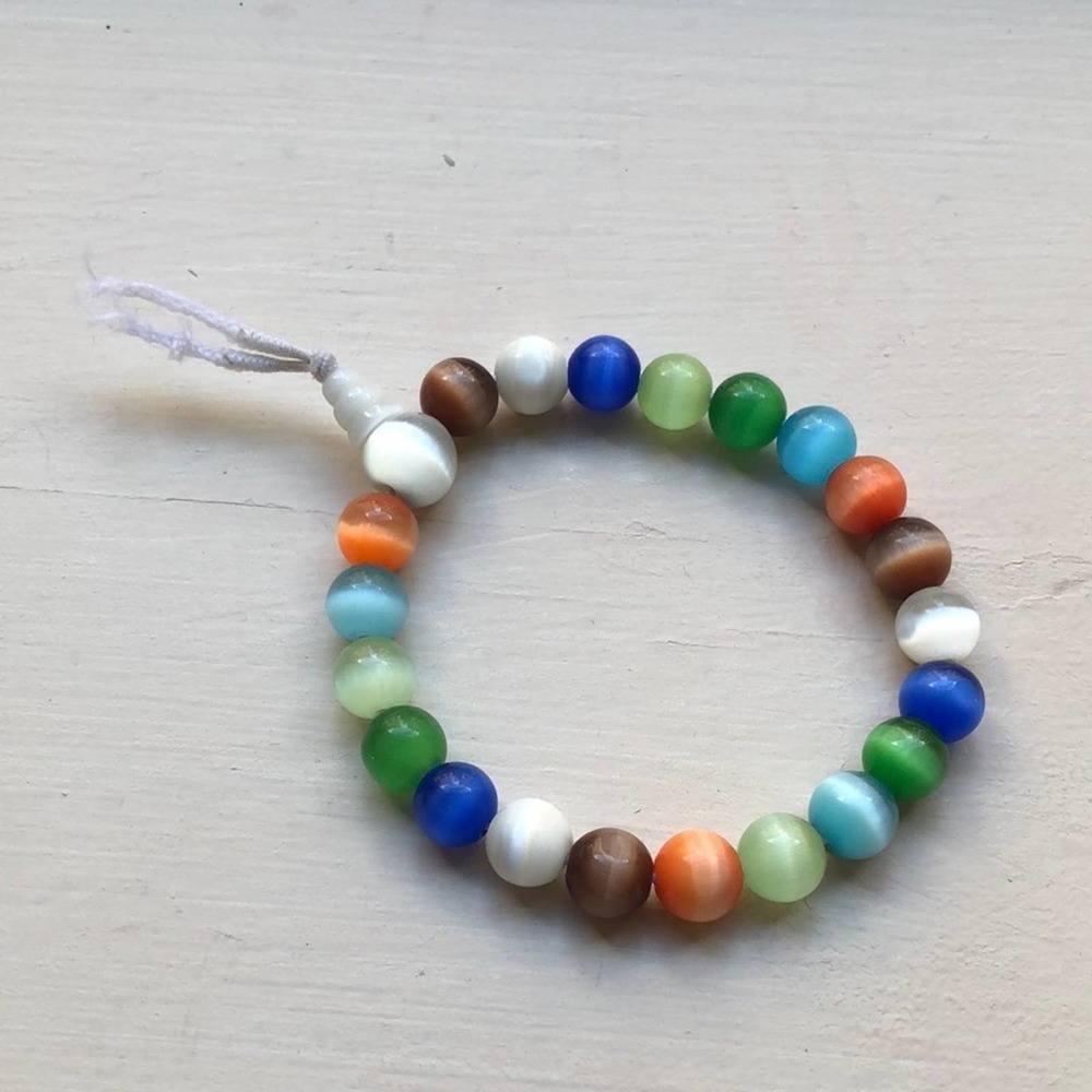Multicolor Round Smooth Beaded Iridescent Bracelet with Elastic